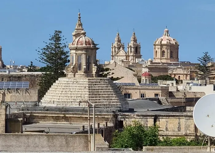 Terraced House With Stunning View Close To Mdina